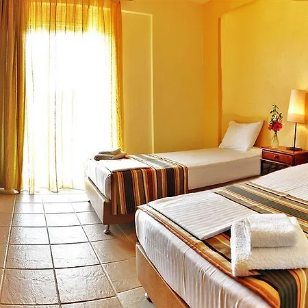 Πανσιόν Dafnes 3*