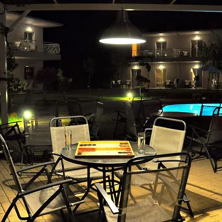 Dafnes Πανσιόν 3*