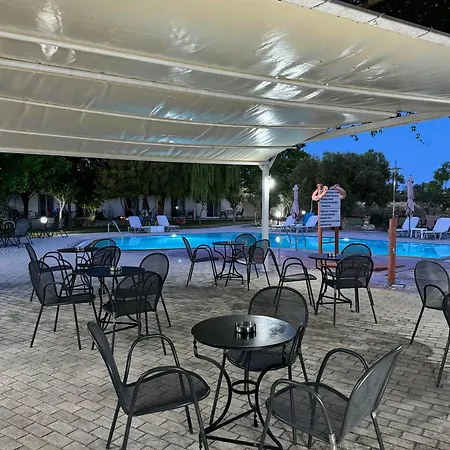 Dafnes Πανσιόν