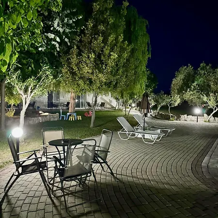 Πανσιόν Dafnes