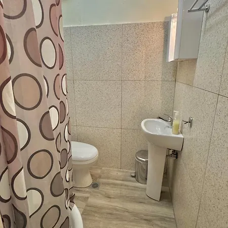 Dafnes Πανσιόν