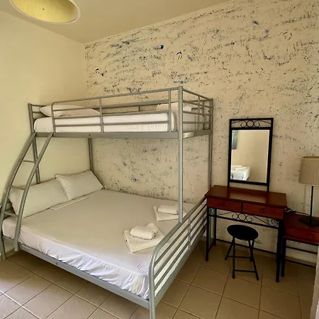 Dafnes Πανσιόν 3*