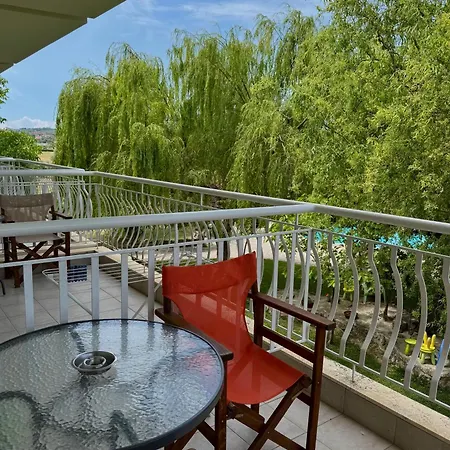 Πανσιόν Dafnes 3*