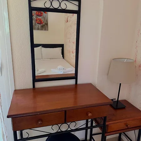 Dafnes Πανσιόν Φούρκα