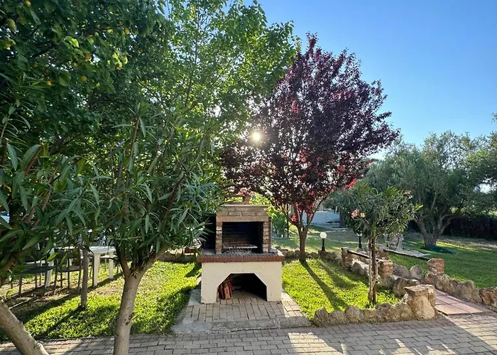 Dafnes Гостевой дом Фурка