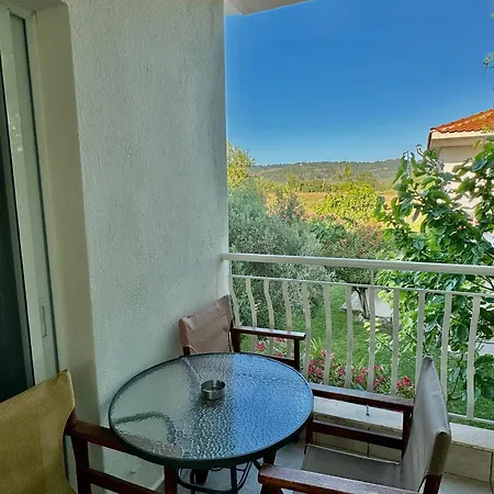 בית הארחה Dafnes 3*