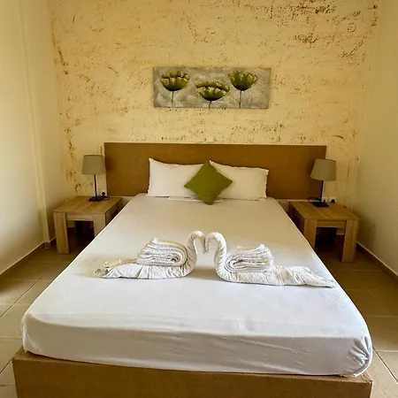 Dafnes בית הארחה