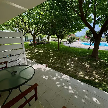 Dafnes בית הארחה 3*