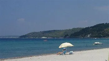 Dafnes בית הארחה